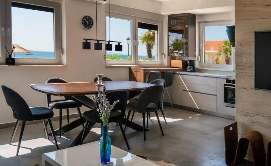 Apartments The Beach Resort Vir