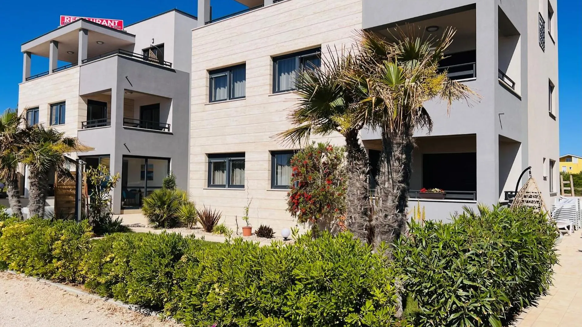 Apartments The Beach Resort Vir 0*,
