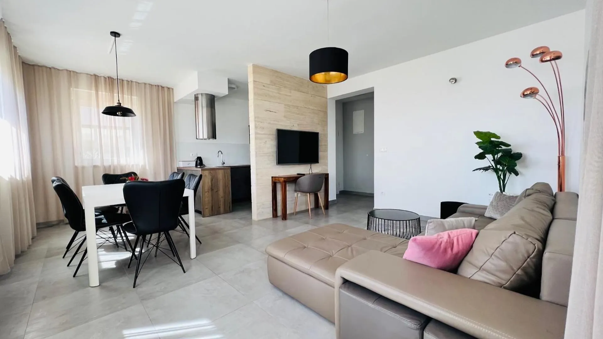 Apartments The Beach Resort Vir