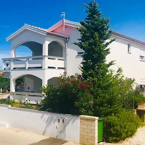 Apartament Holidays, Vir