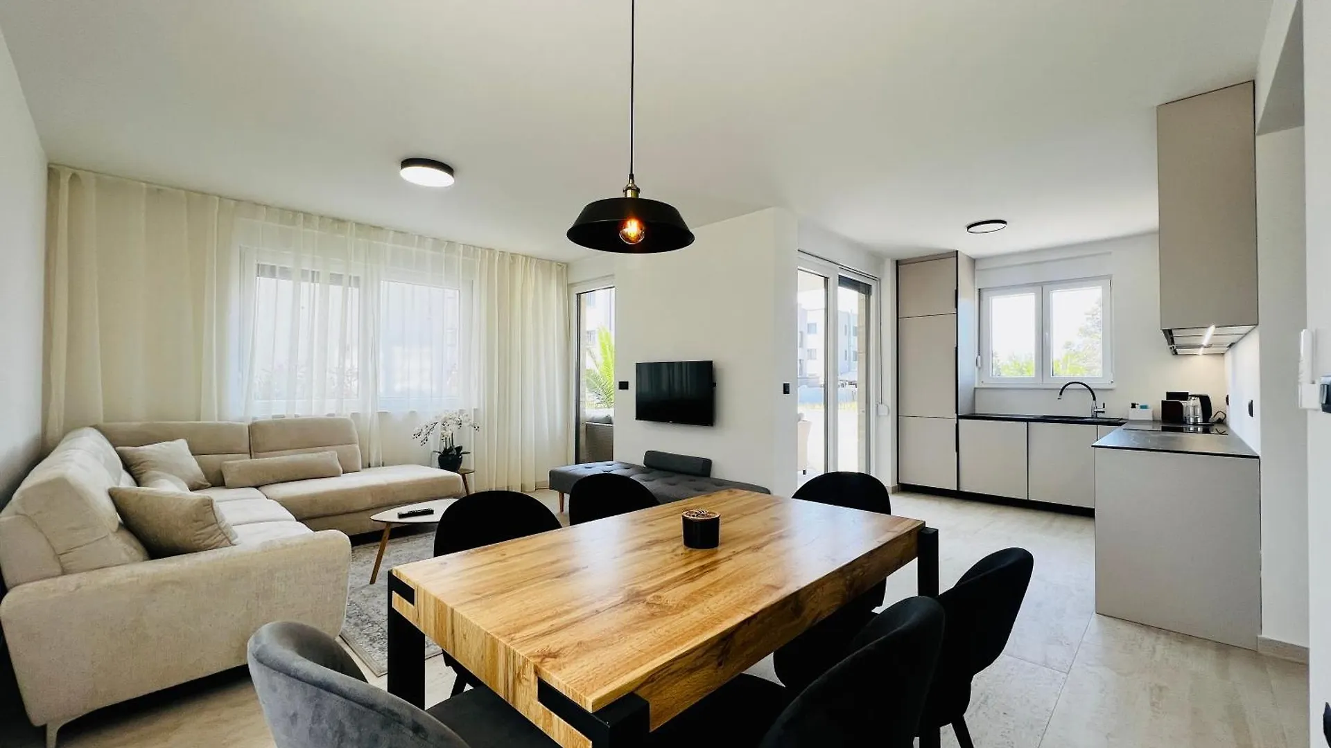 Apartments The Beach Resort فير 0*,