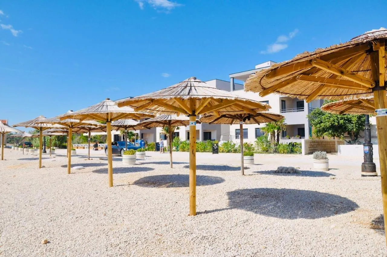 Apartments The Beach Resort فير